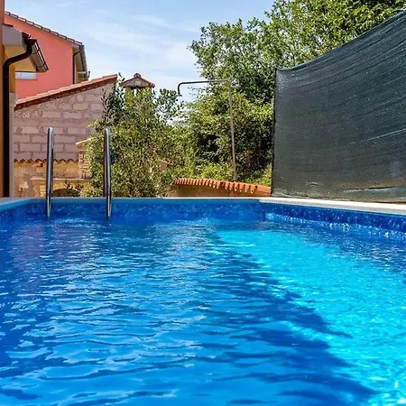 Hébergement de vacances House *