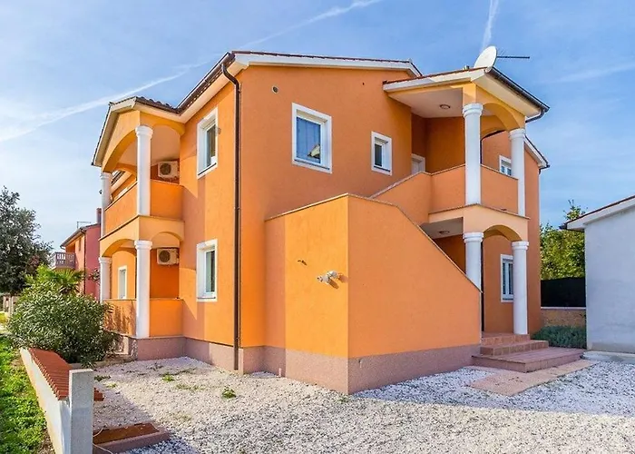 Semesterbostad House Ližnjan